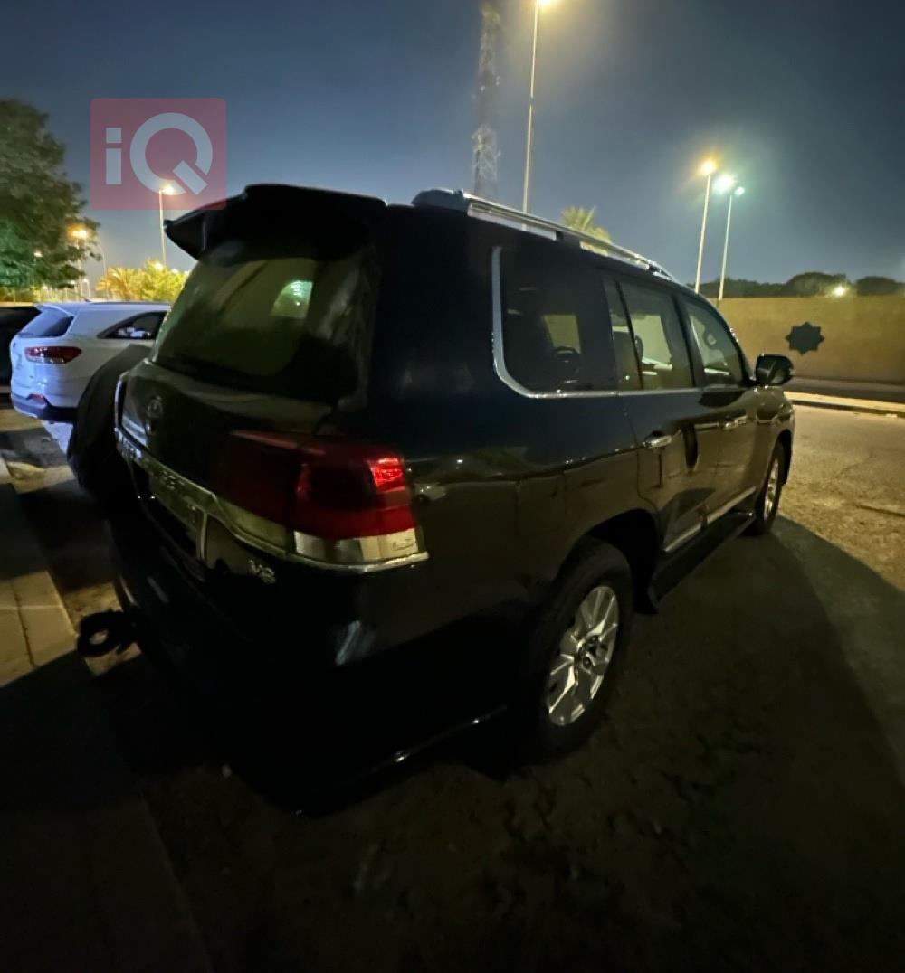 تويوتا لاندكروزر